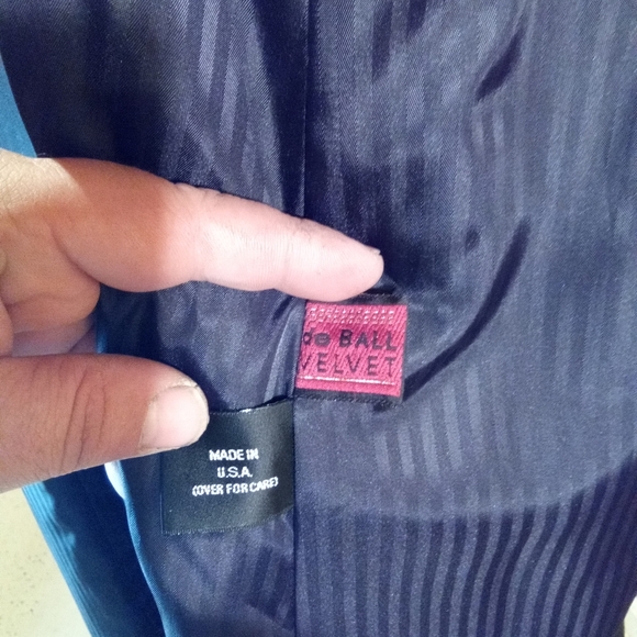 Jones NY Woman's full length coat - Picture 7 of 8